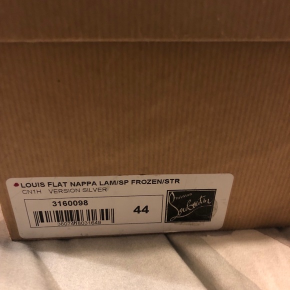 Christian Louboutin - Picture 4 of 4